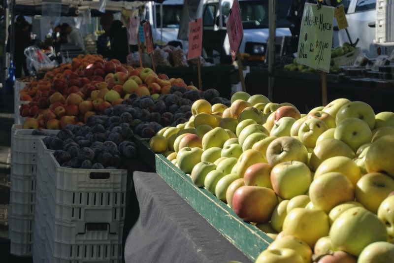 Evergreen Farmers Market stand in San Jose, California