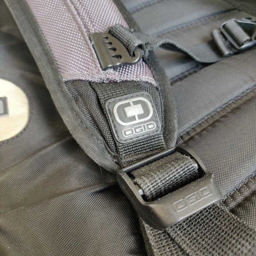 Silver OGIO Metro Backpack hardware